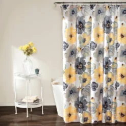 Leah Shower Curtain - Lush Décor -Beautiful House GUEST 0ad6898e aa50 4149 9db2 29f79fcadc89