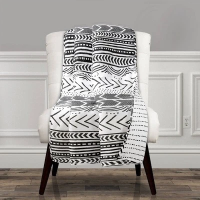 Hygge Geo Throw Blanket - Lush Décor 4 Hygge Geo Throw Blanket - Lush Décor - Image 4