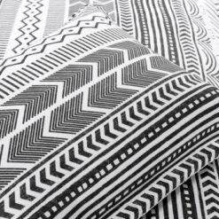 Hygge Geo Reversible Comforter Set - Lush Décor -Beautiful House GUEST 515aca45 220a 4dad a3bd f59721d30c96