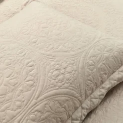 Medallion Scallop Oversized Embroidered Bedspread Set - Lush Décor -Beautiful House GUEST 5ebf7c2a 35e6 4a13 974e 5b585da5b924