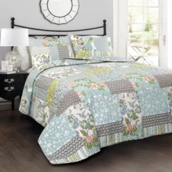 Blue Roesser Quilt Set - Lush Décor -Beautiful House GUEST 6218a7e4 e99a 4417 b52a 1f3d86a8c5a5