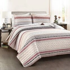 Southwest Stripe Quilt & Sham Set Red/Neutral - Lush Décor -Beautiful House GUEST 7138890f 5ff0 4661 b053 3b4deb7196f1
