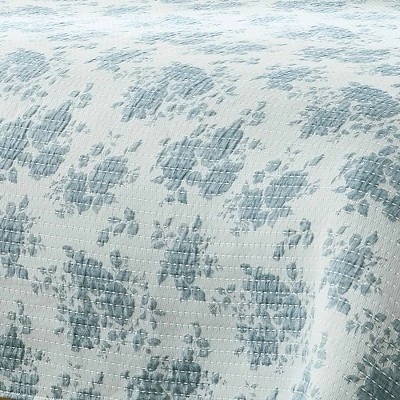 Lush Décor Rose Garden Pick Stitch Jacquard Matelasse Coverlet Blue 5 Lush Décor Rose Garden Pick Stitch Jacquard Matelasse Coverlet Blue - Image 5