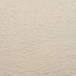 Medallion Scallop Oversized Embroidered Bedspread Set - Lush Décor -Beautiful House GUEST d92fc73d 5a85 4c57 b791 d41924a888e5