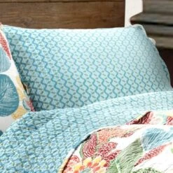 Janelle 3 Piece Quilt Set - Lush Décor -Beautiful House GUEST dcb292b5 32a9 4c95 a748 d4b37ad60c26